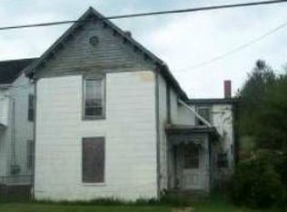 216 Valley St, Pulaski, VA 24301
