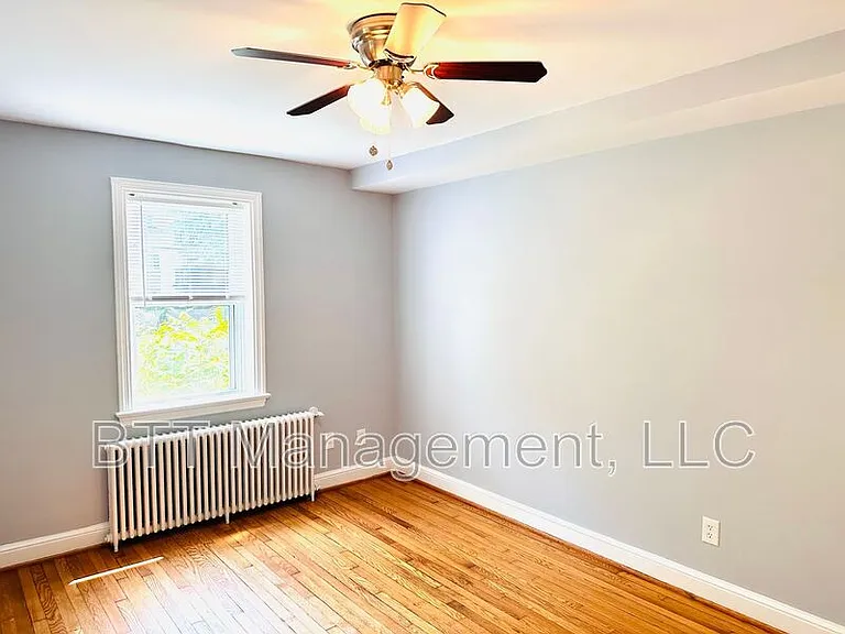 907 Hudson Ave #3 — Photo 14