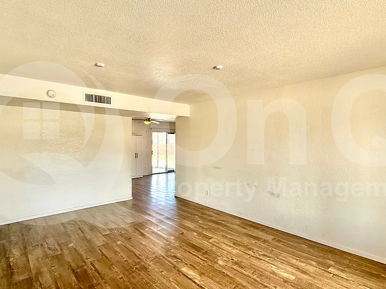 1007 N Menze St — Photo 19
