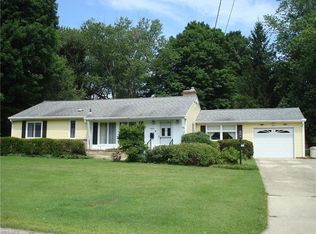 1046 Lincoln Dr, Conneaut, OH 44030