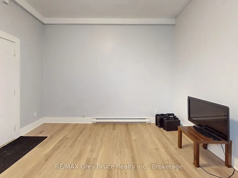 844 2nd Ave E #2 — Photo 2