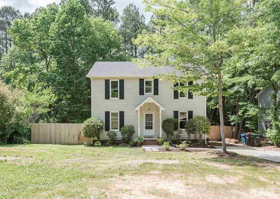 1st image of 2206 Caroline Dr