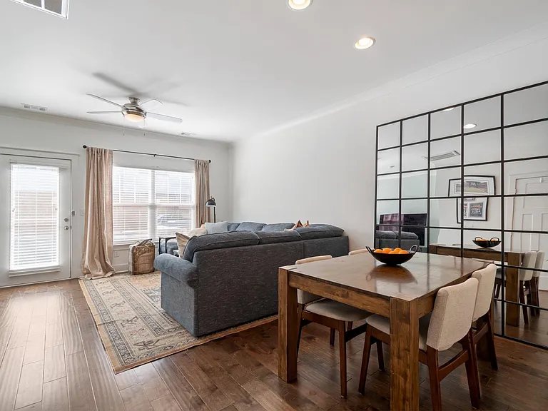 316 W Mill Dr — Photo 7