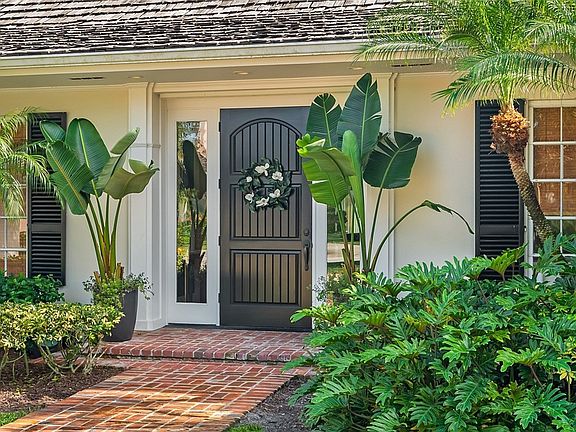 3rd image of 190 Oleander Way
