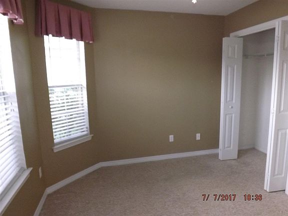 5th image of 512 Desert Oak Dr