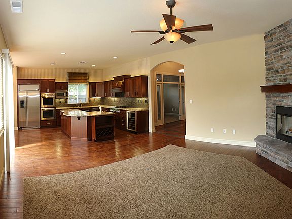 5th image of 5809 Almond Ave