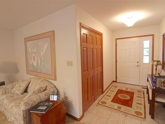 2nd image of 809 Crane Ct