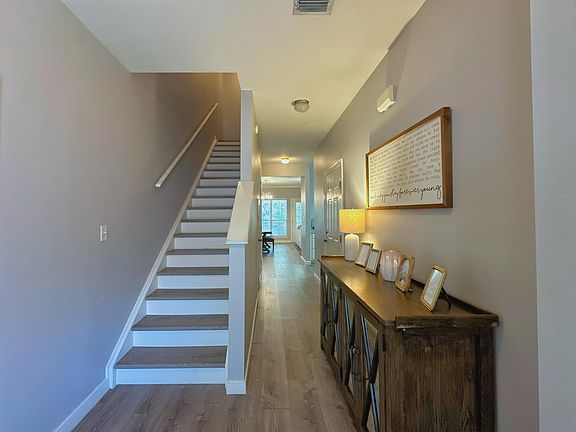 5th image of 401 Twin Lakes Ln