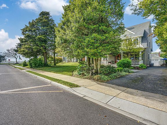 4th image of 115 Seaside Pl