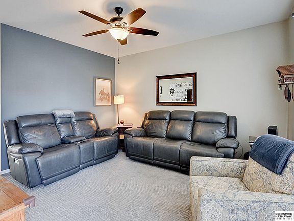 4th image of 2103 Walnut Creek Dr