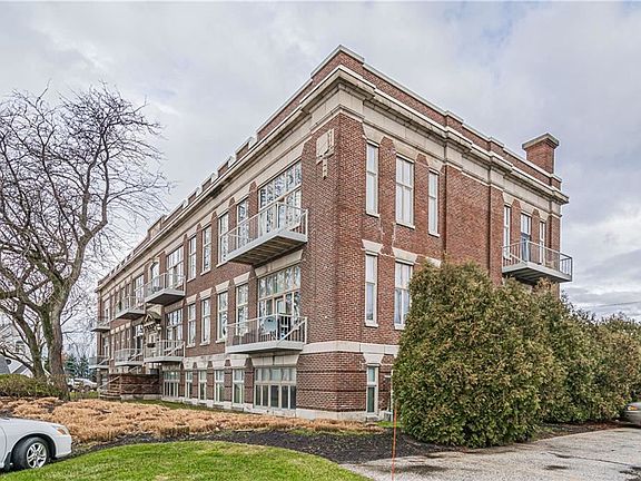 4th image of 1000 2nd St Unit 206