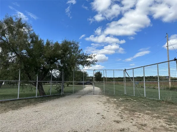 500 County Road 170, Burkett, TX 76828