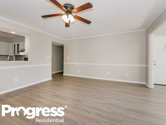 5th image of 208 Calgary Dr