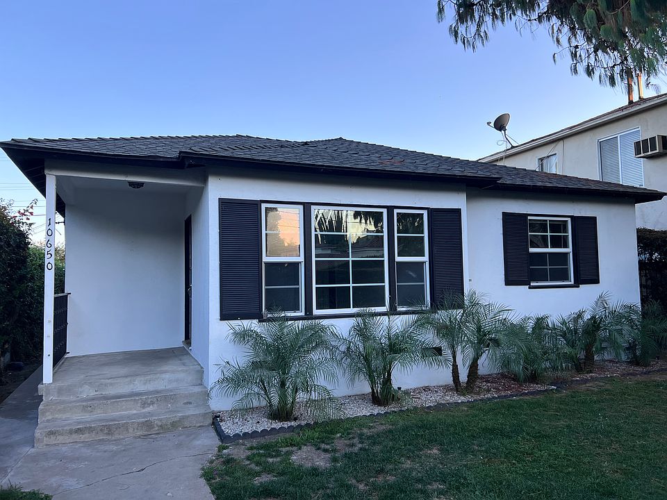 1st image of 10650 Camarillo St #1