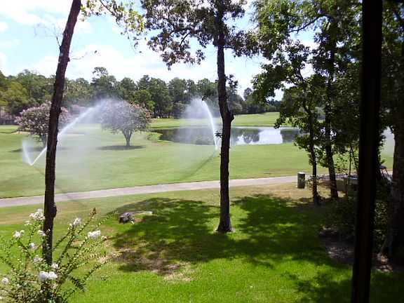 lv room golf course view