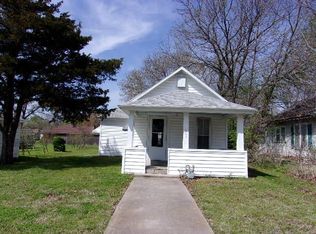 105 N Ridgeway St, Caney, KS 67333