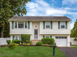 4 Ohio Ave, Brick, NJ 08724