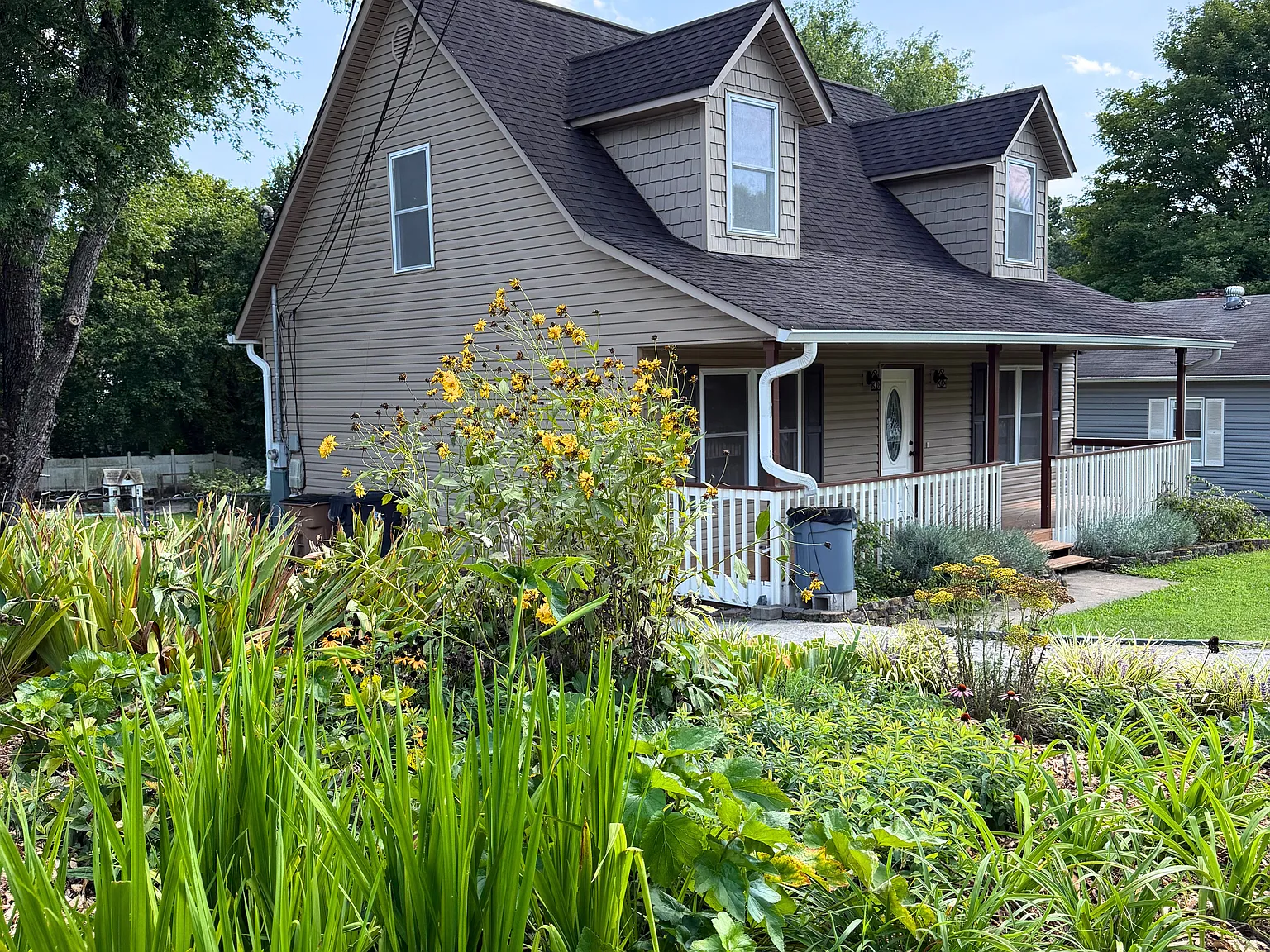 4 bed, 1800 sqft, $2,500 — Photo 3