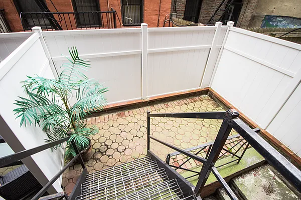 Rented by City Connections Realty | media 1