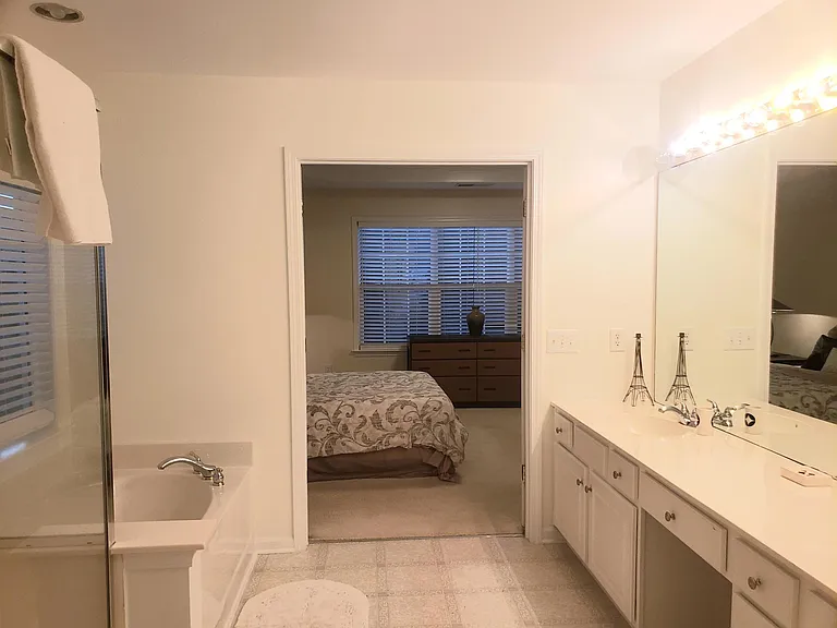 7720 Raynor Rd — Photo 24