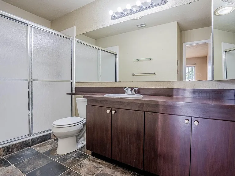 8 Huntley Ct #8 — Photo 12
