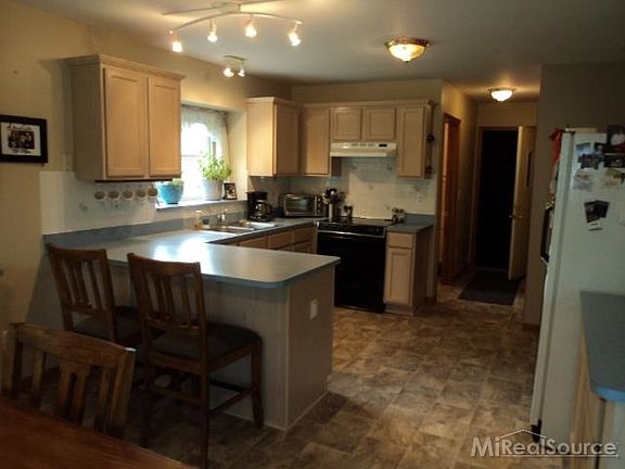 3rd image of 31193 English Oaks Dr