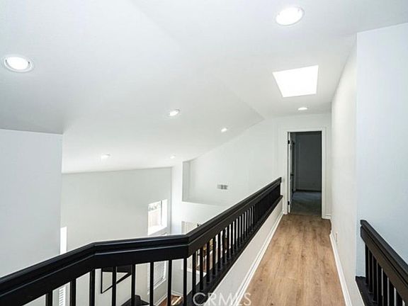 3rd image of 9 Mayfair