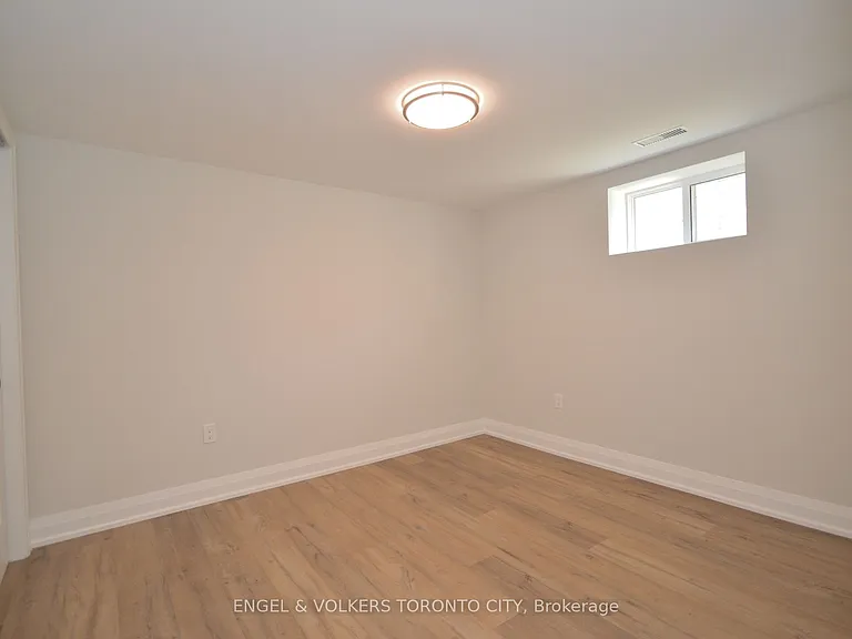 139 Queen St #BASEMENT — Photo 13