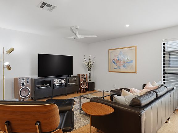 2nd image of 915 NW 7th St APT 206