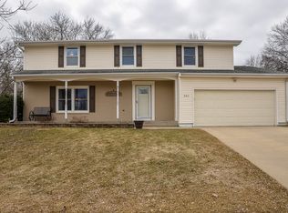 261 Windsor Dr NE, Cedar Rapids, IA 52402