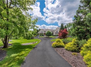 1710 Whiteacre Dr, Bethlehem, PA 18015