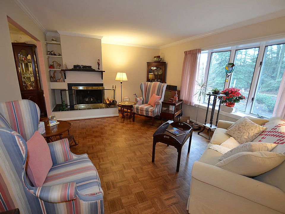 1st image of 455 Bendale Dr