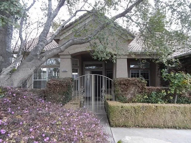 4562 W Oak Park Dr photo 1