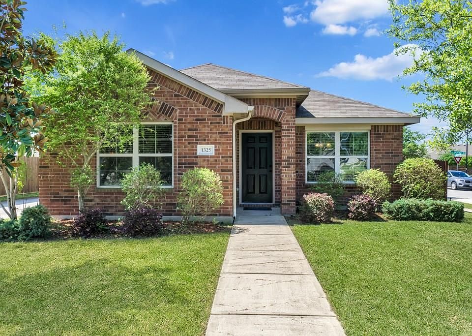 1st image of 1325 Sweetgum Dr