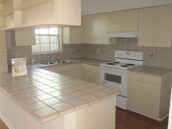 2nd image of 4995 SW 122nd Terrace #4995