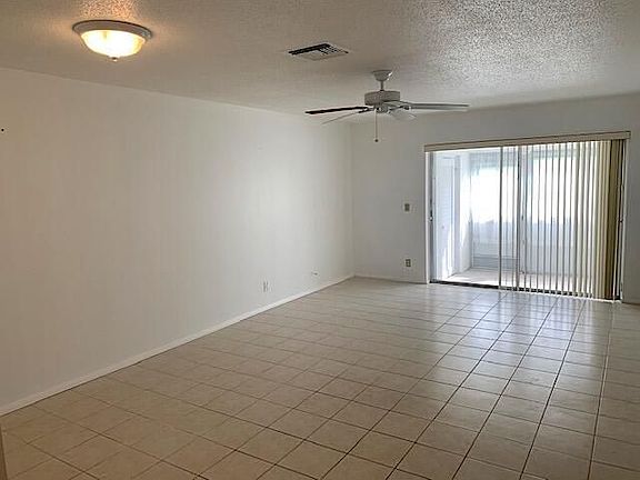 5th image of 2945 Crosley Dr W APT D
