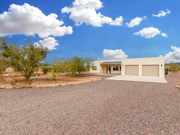 2nd image of 1628 E MAGELLAN Drive