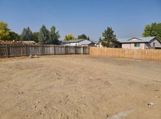 911 S 10th St, Challis, ID 83226