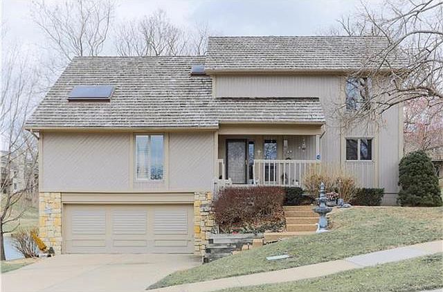 1st image of 100 NE Shoreview Dr