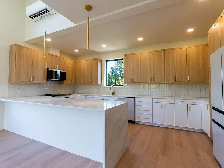 822 W 22nd Ave — Photo 17
