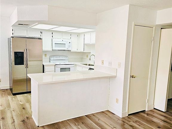 4th image of 1113 N Buffalo Dr APT 201