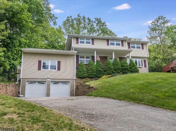 11 Bean Ct, Wanaque Boro, NJ 07465
