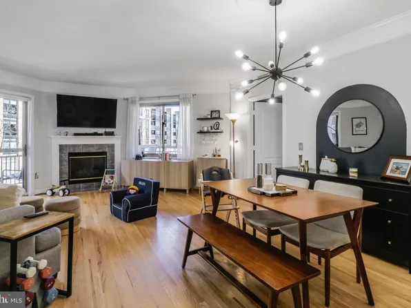 901 N Monroe St APT 416, Arlington, VA 22201