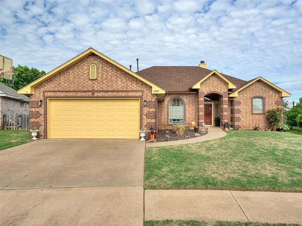 17729 Gold Dr, Edmond, OK 73003