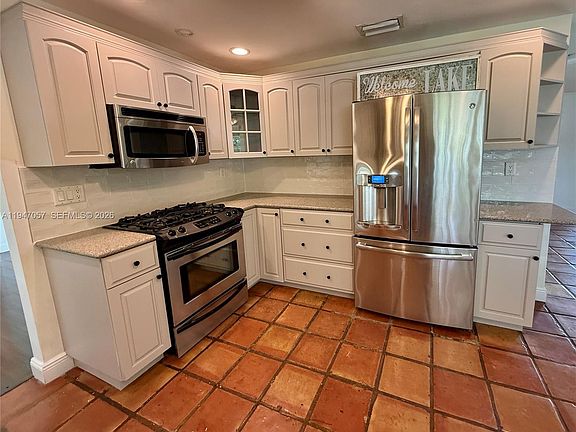 4th image of 12620 SW 114th Ave