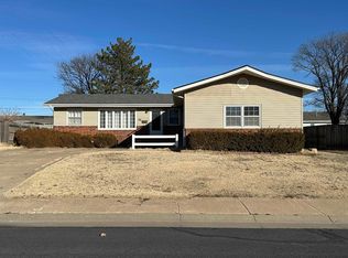 105 W 34th St, Hays, KS 67601