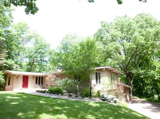955 Cliff Rd, Eagan, MN 55123