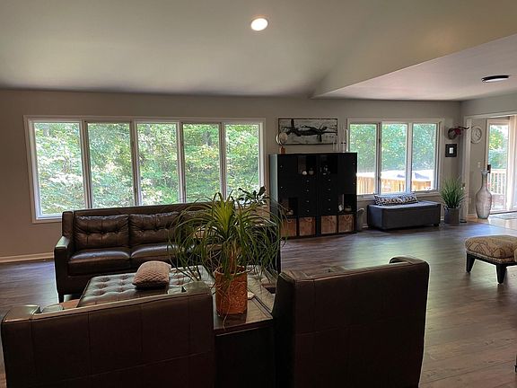 4th image of 50207 Thetford Ct W Court W