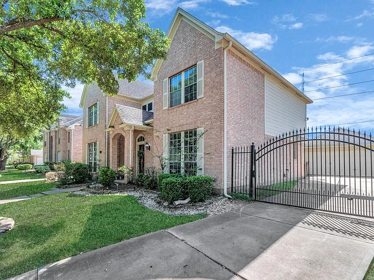 3210 Shadowwalk Dr — Photo 22