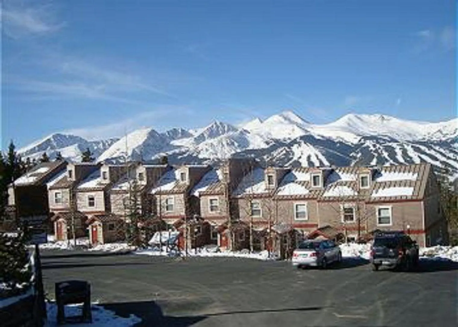 2 bed, 3.0 bath, 1991 sqft, $8,040 — Photo 4